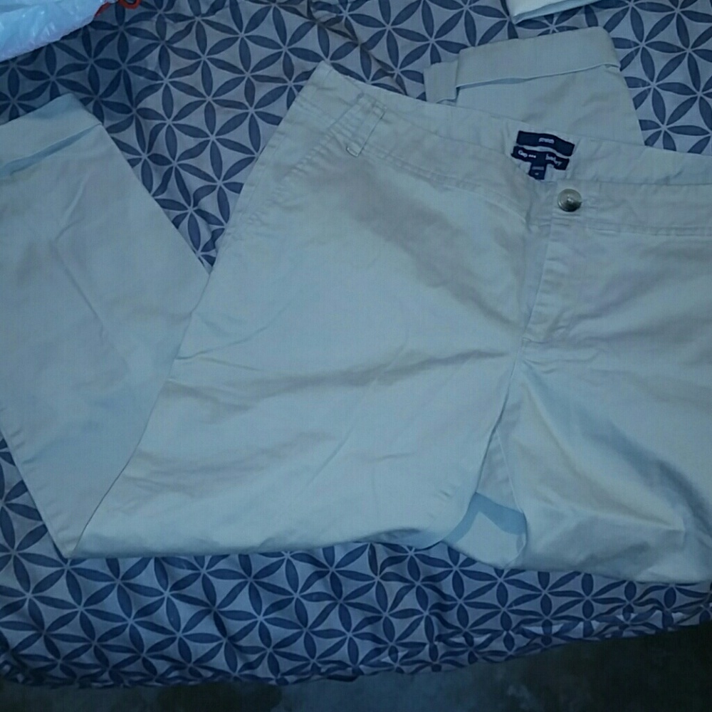 Gap capris